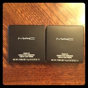 MAC Studio Fix Powder Plus Foundation C7